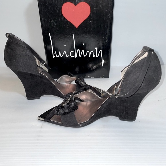 Luichiny Alice Chrome tip open toe Black Wedge w/ Black bows w/ Vintage buckles - Picture 7 of 15
